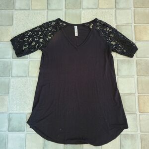 Zenana Signature Black Shirt With Lace Sleeves Size Small